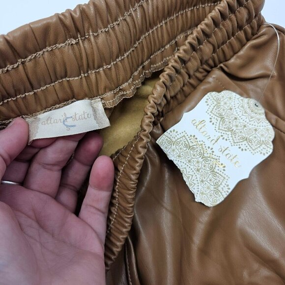 Altar’d State Faux Leather Shorts In Taupe Brown Women’s Size S NEW Relaxed - Picture 4 of 10